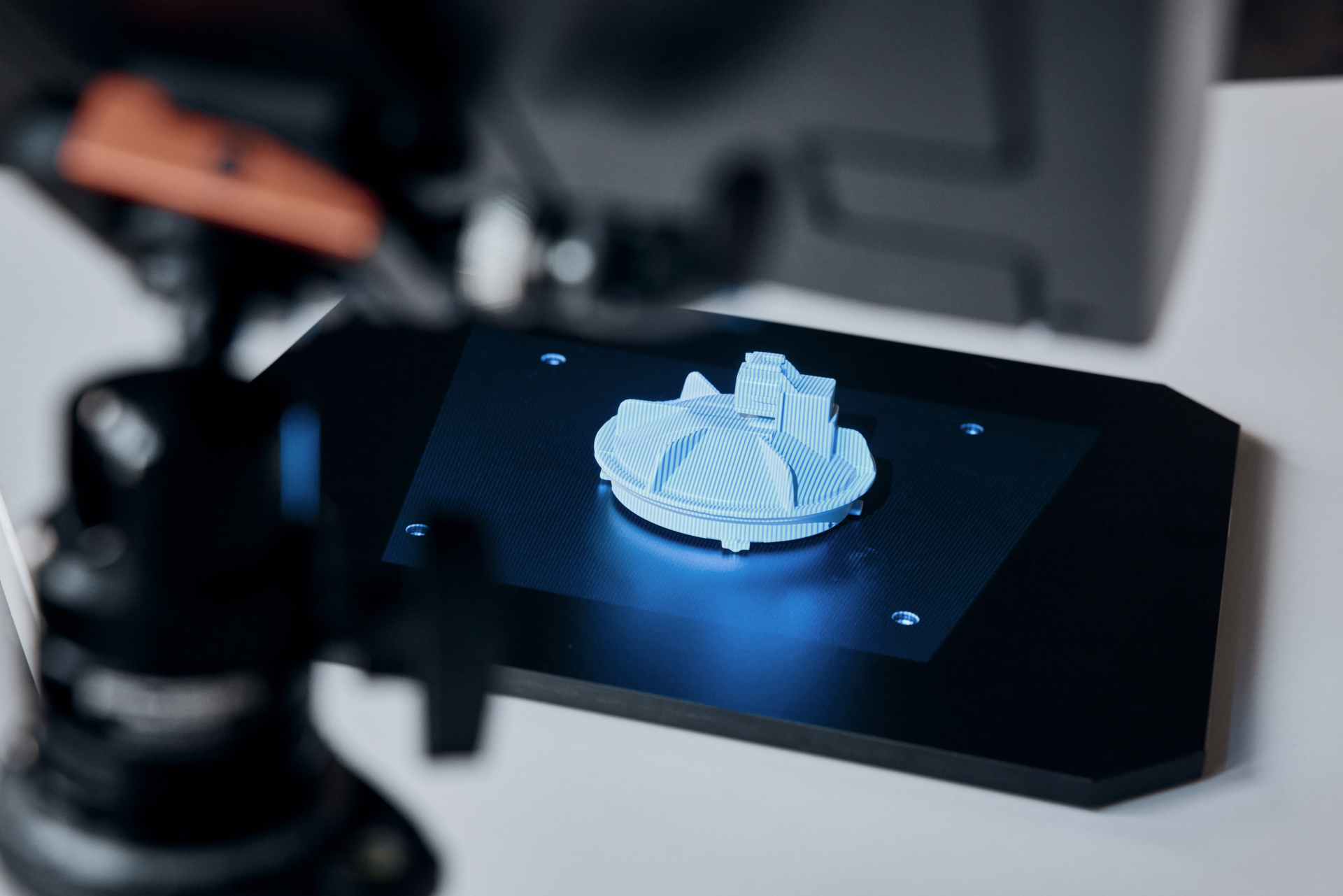 Blue Light Fringe Projection Technology for 3D Scanning